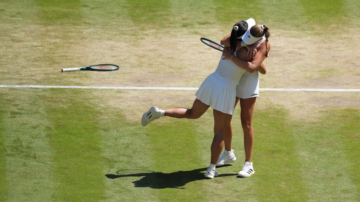 Přemožitelky Siniakové ze čtvrtfinále čtyřhry ovládly Wimbledon